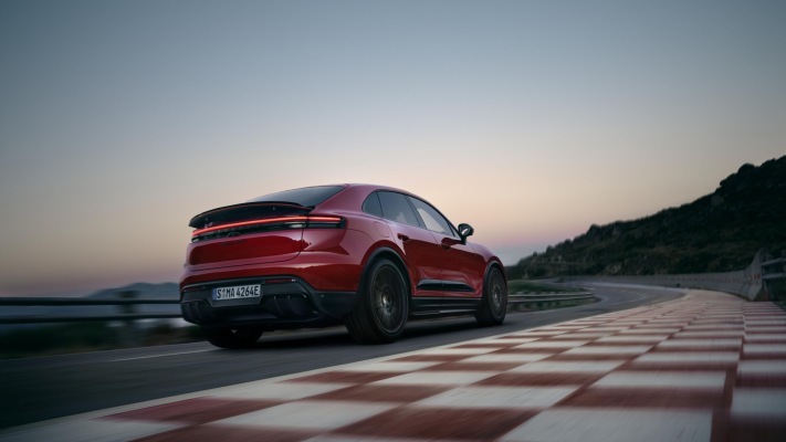 Porsche Macan GTS 2026. Desktop wallpaper