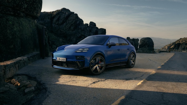 Porsche Macan GTS 2026. Desktop wallpaper