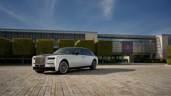 Rolls-Royce Phantom Centenary Private Collection 2026. Desktop wallpaper