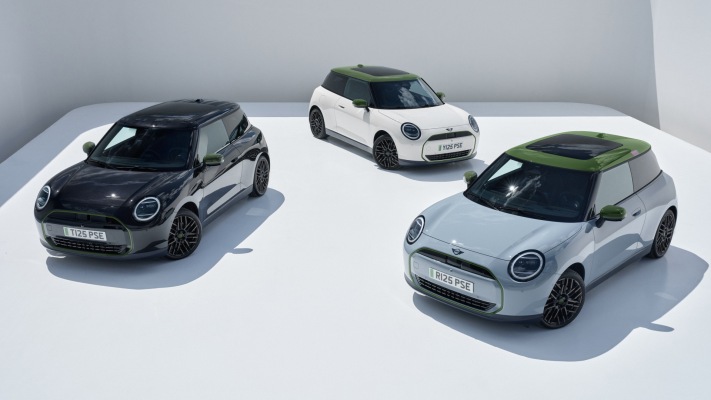 MINI Cooper SE Paul Smith Edition 2026. Desktop wallpaper