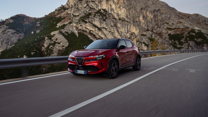 Alfa Romeo Junior Sport Speciale 2026. Desktop wallpaper