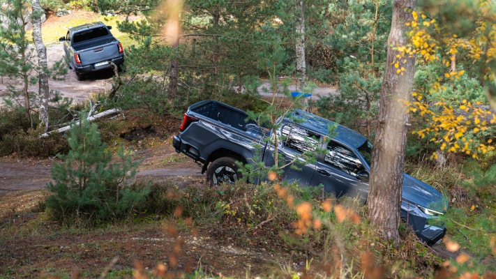 Toyota Hilux BEV 2026. Desktop wallpaper