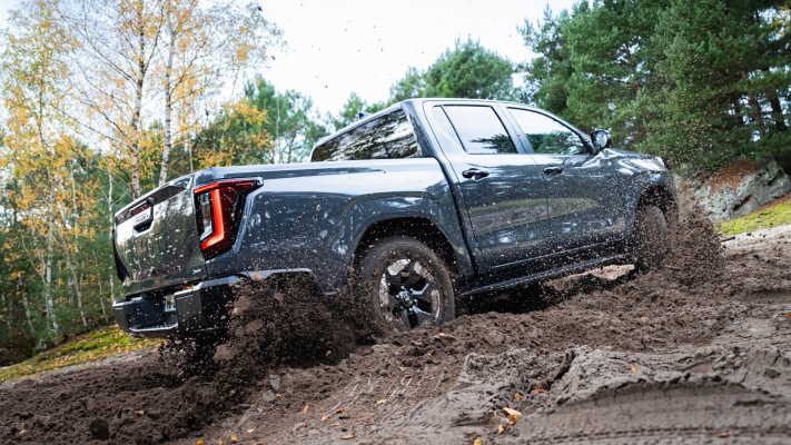 Toyota Hilux BEV 2026. Desktop wallpaper