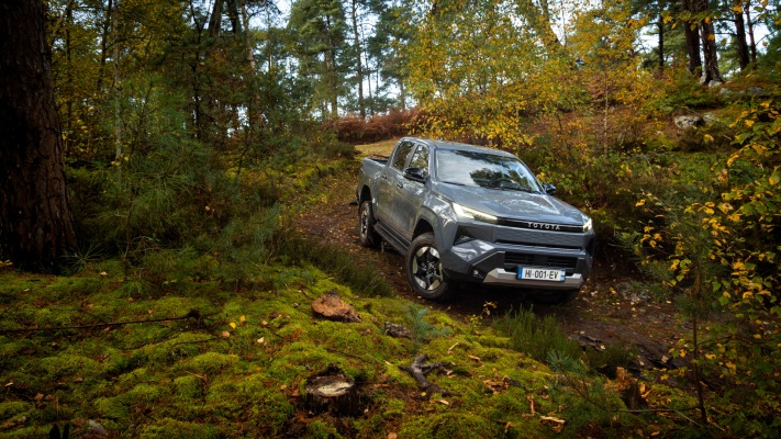 Toyota Hilux BEV 2026. Desktop wallpaper