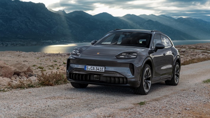 Porsche Cayenne Electric 2027. Desktop wallpaper