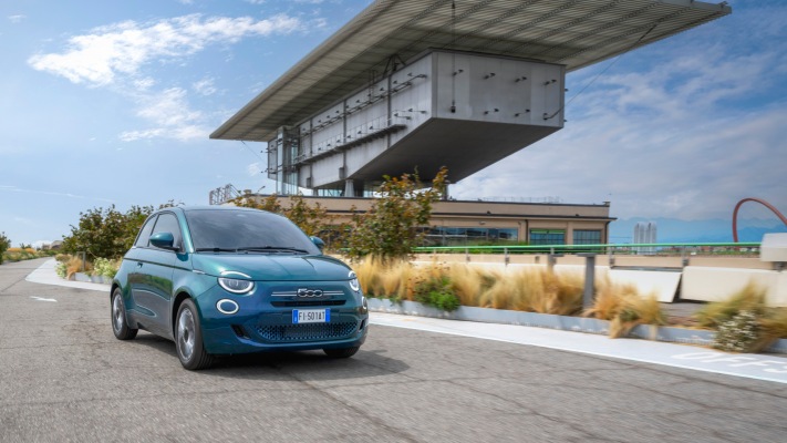 Fiat 500 Hybrid Icon 2026. Desktop wallpaper