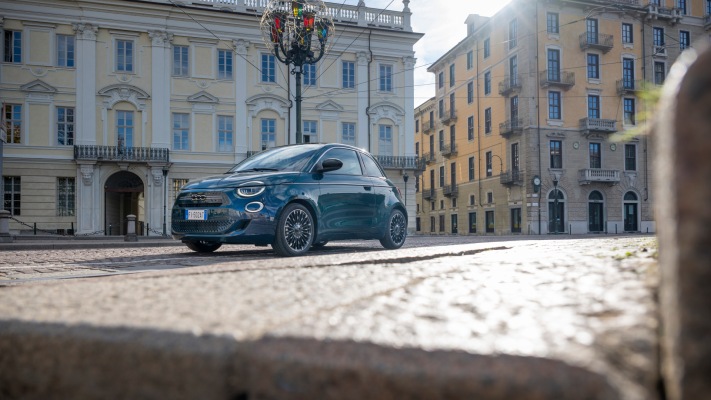 Fiat 500 Hybrid Icon 2026. Desktop wallpaper