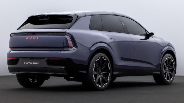 Audi E SUV Concept 2025. Desktop wallpaper