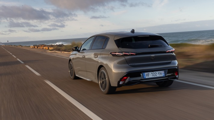 Peugeot 308 GT Plug-In Hybrid 2026. Desktop wallpaper