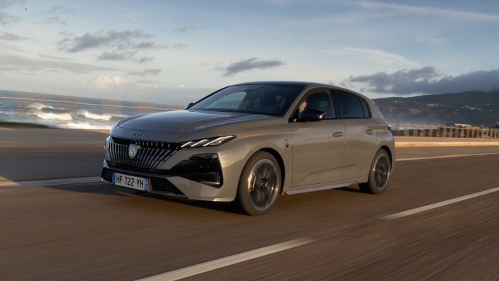 Peugeot 308 GT Plug-In Hybrid 2026. Desktop wallpaper