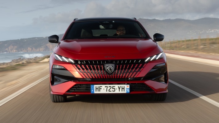 Peugeot 308 SW Plug-In Hybrid 2026. Desktop wallpaper