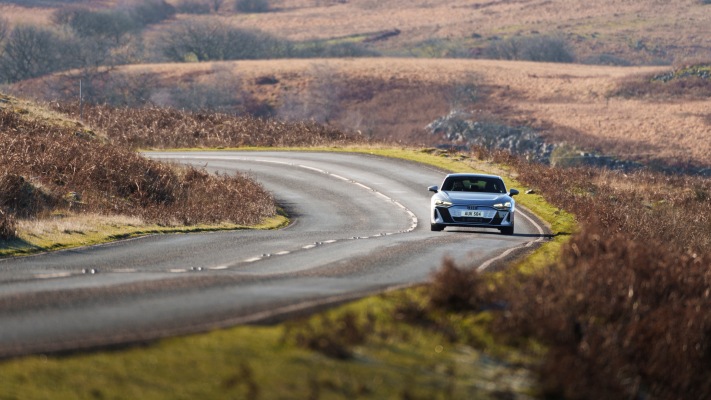 Audi e-tron GT quattro UK Version 2025. Desktop wallpaper