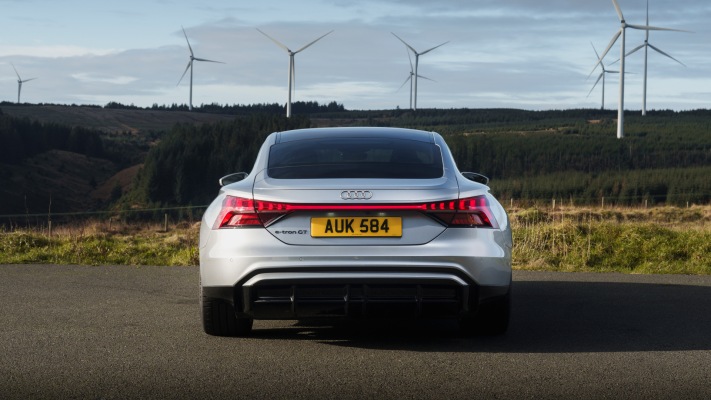 Audi e-tron GT quattro UK Version 2025. Desktop wallpaper