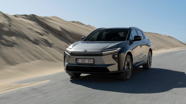 Toyota bZ4X 2026. Desktop wallpaper