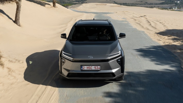 Toyota bZ4X 2026. Desktop wallpaper