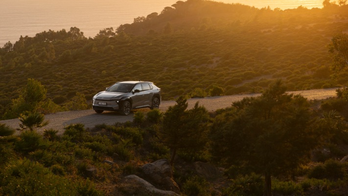 Toyota bZ4X 2026. Desktop wallpaper