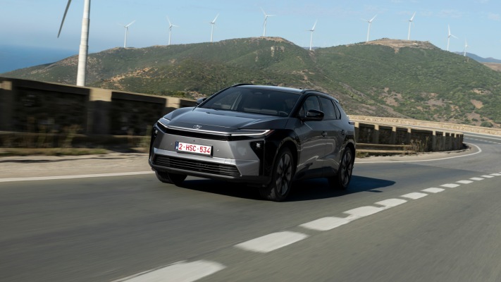 Toyota bZ4X 2026. Desktop wallpaper