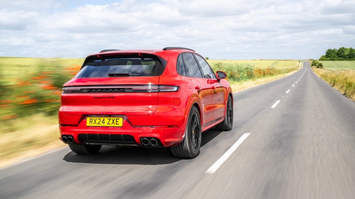 Porsche Cayenne GTS UK Version 2025. Desktop wallpaper