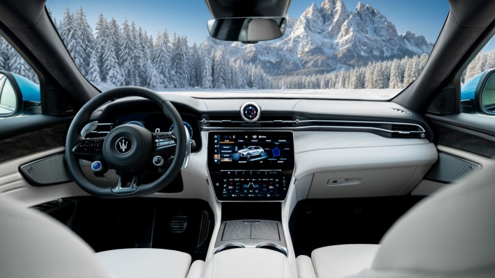 Maserati Grecale Cristallo 2026. Desktop wallpaper