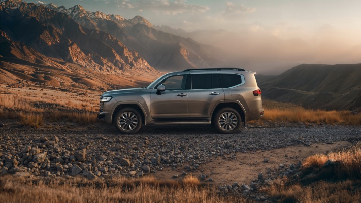 Toyota Land Cruiser 300 Performance Hybrid 2026. Desktop wallpaper