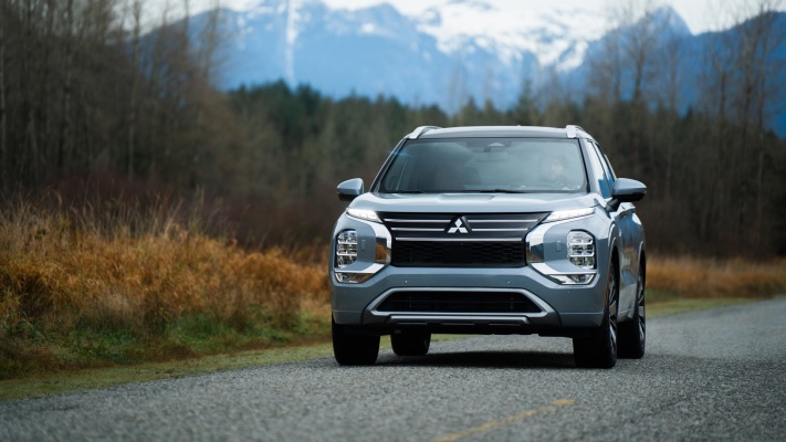 Mitsubishi Outlander PHEV CDN Version 2026. Desktop wallpaper