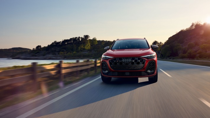 Audi SQ5 USA Version 2026. Desktop wallpaper