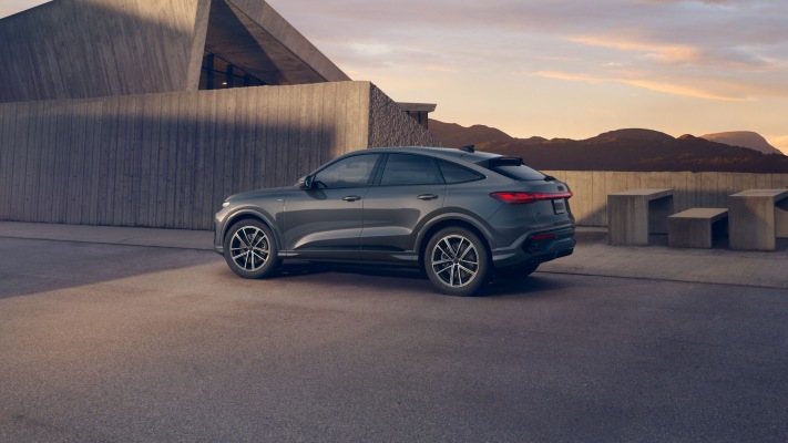 Audi Q5 Sportback USA Version 2026. Desktop wallpaper