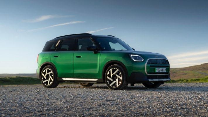 MINI Countryman E UK Version 2026. Desktop wallpaper