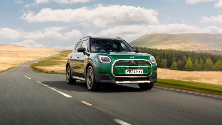 MINI Countryman E UK Version 2026. Desktop wallpaper