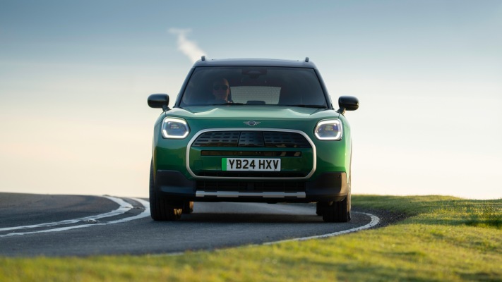 MINI Countryman E UK Version 2026. Desktop wallpaper