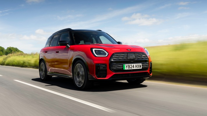 Mini Countryman SE UK Version 2026. Desktop wallpaper
