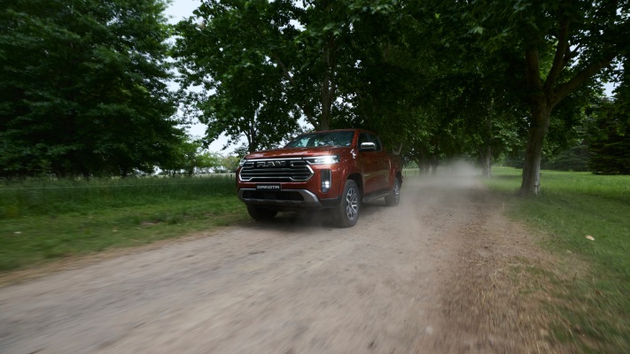 Ram Dakota Laramie 2027. Desktop wallpaper