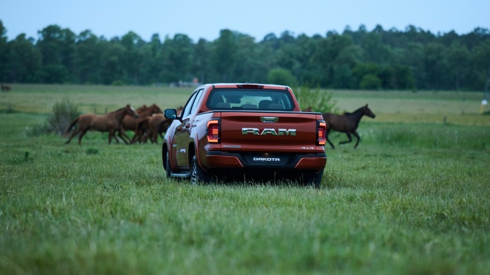Ram Dakota Laramie 2027. Desktop wallpaper