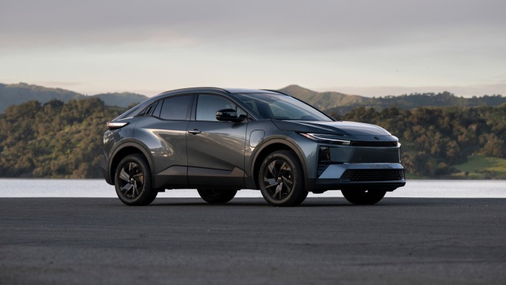Toyota C-HR SE BEV USA Version 2026. Desktop wallpaper