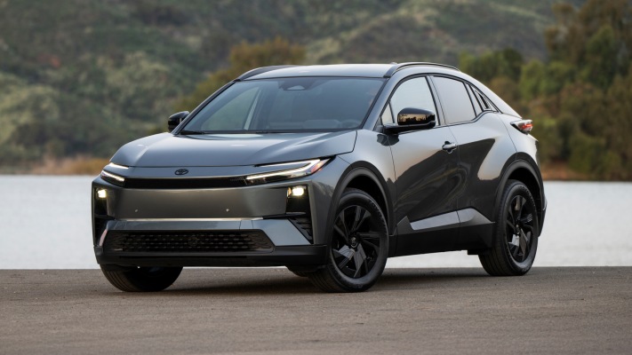 Toyota C-HR SE BEV USA Version 2026. Desktop wallpaper