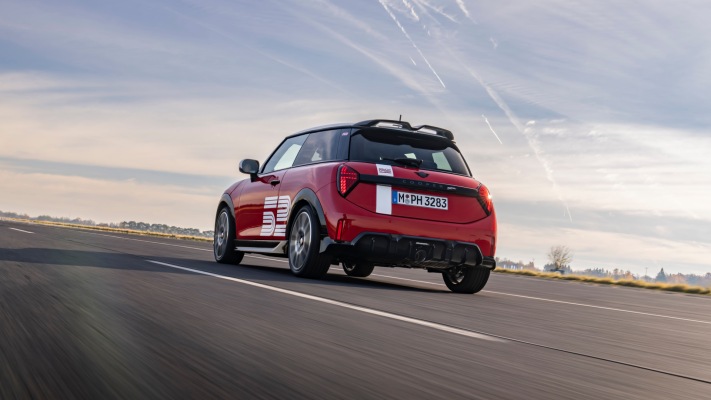 MINI 1965 Victory Edition 2026. Desktop wallpaper