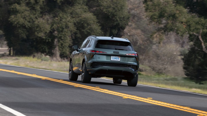 Audi Q3 S-line quattro USA Version 2026. Desktop wallpaper