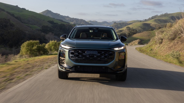 Audi Q3 S-line quattro USA Version 2026. Desktop wallpaper