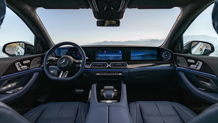 Mercedes-Benz GLE 2027. Desktop wallpaper