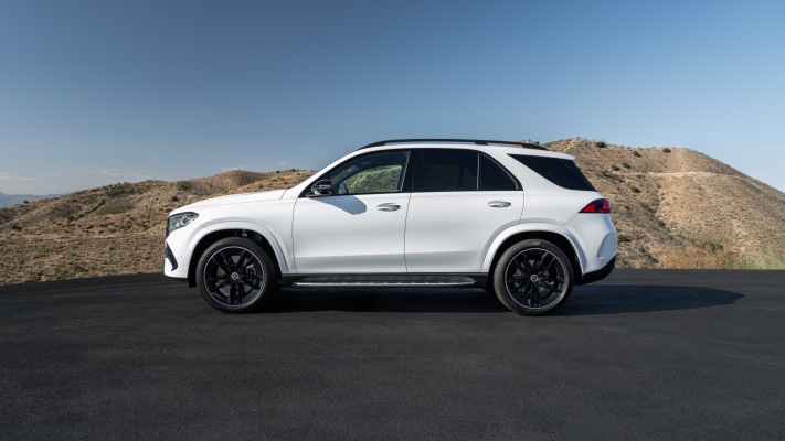 Mercedes-Benz GLE 2027. Desktop wallpaper