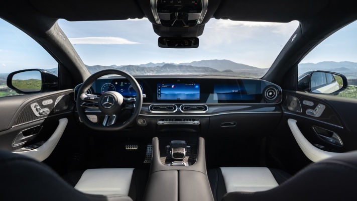 Mercedes-Benz GLE Coupé 2027. Desktop wallpaper