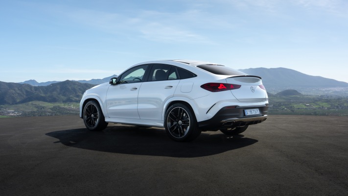 Mercedes-Benz GLE Coupé 2027. Desktop wallpaper