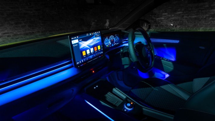 Volkswagen T-Roc R-Line 1.5 eTSI UK Version 2026. Desktop wallpaper