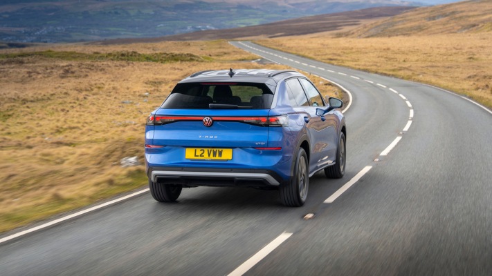 Volkswagen T-Roc Life 1.5 eTSI UK Version 2026. Desktop wallpaper