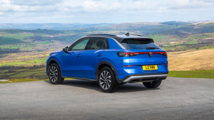 Volkswagen T-Roc Life 1.5 eTSI UK Version 2026. Desktop wallpaper