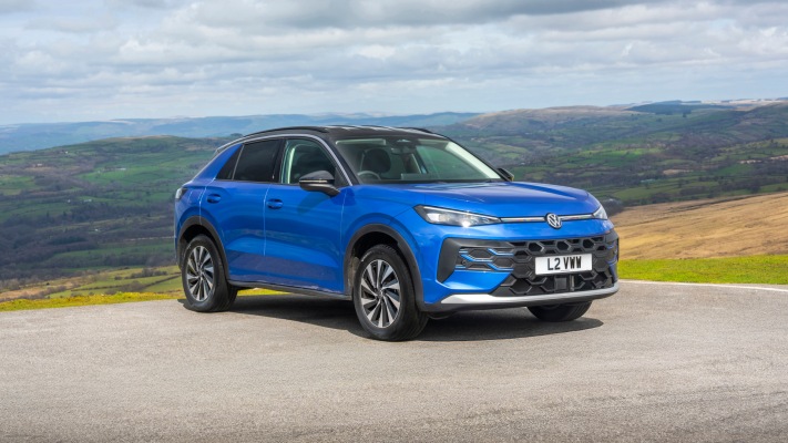 Volkswagen T-Roc Life 1.5 eTSI UK Version 2026. Desktop wallpaper