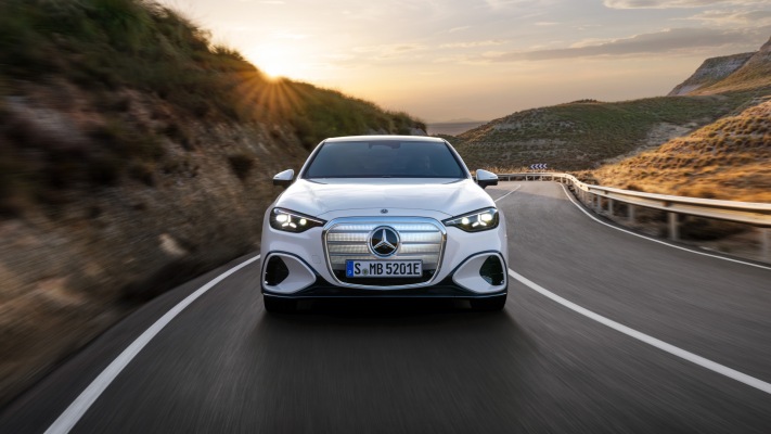 Mercedes-Benz C-Class EV 2027. Desktop wallpaper