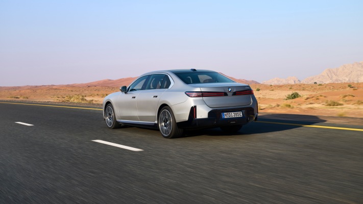 BMW i760 xDrive 2027. Desktop wallpaper