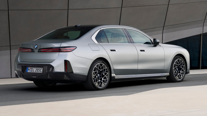 BMW i760 xDrive 2027. Desktop wallpaper