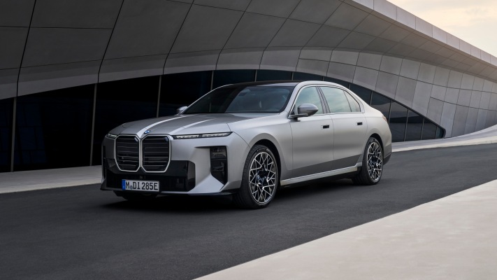 BMW i760 xDrive 2027. Desktop wallpaper